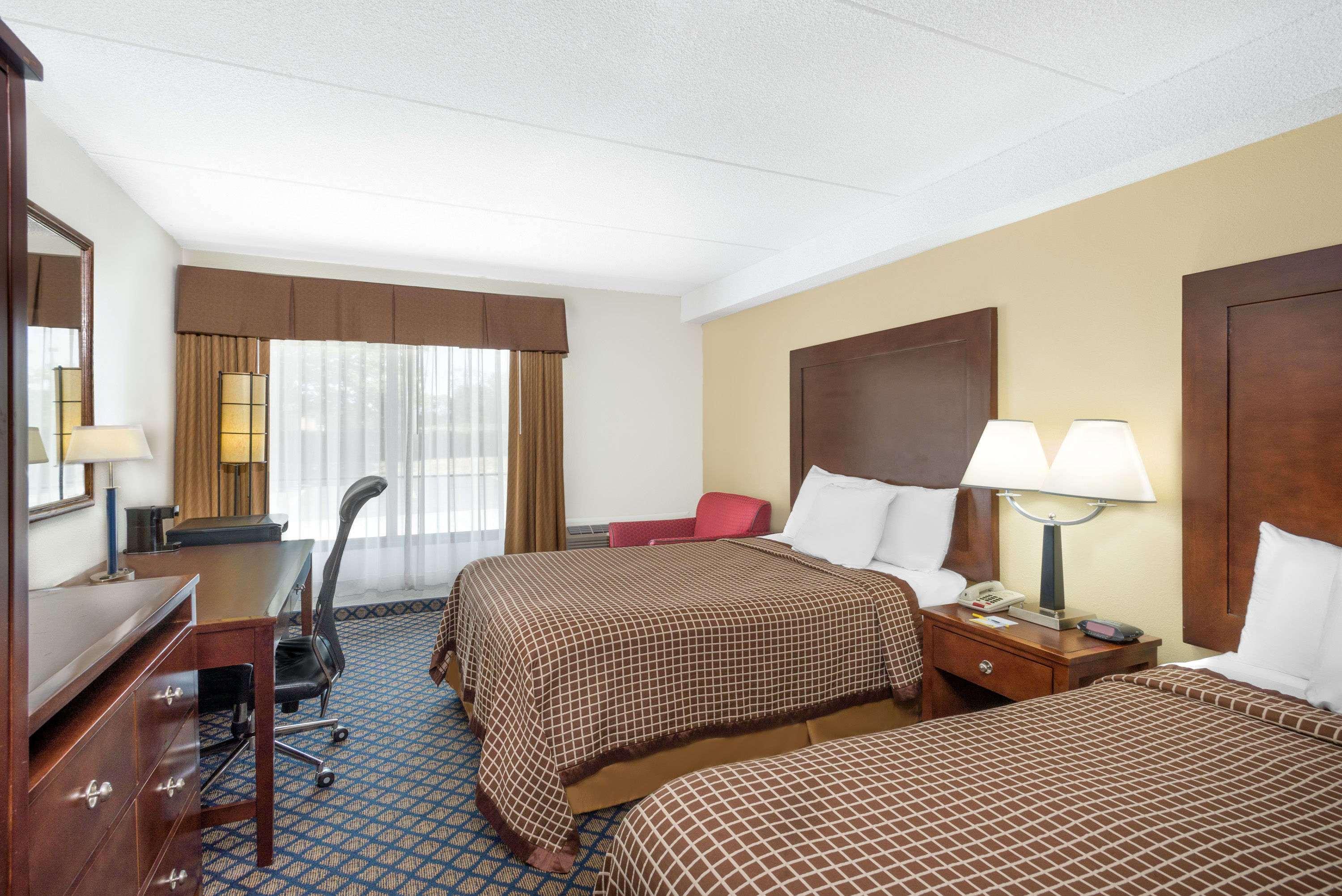 Days Inn By Wyndham Geneva/Finger Lakes Exteriér fotografie