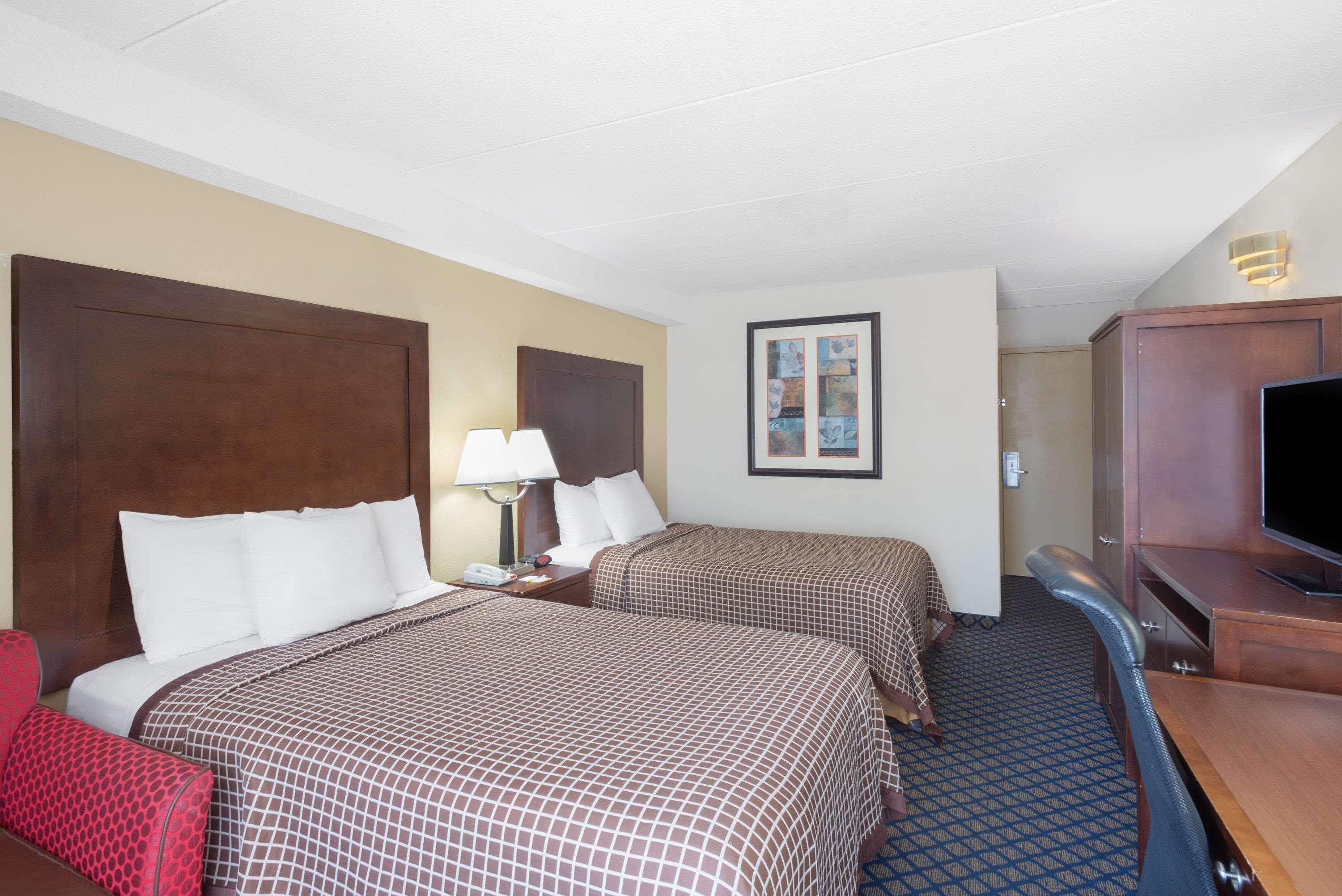 Days Inn By Wyndham Geneva/Finger Lakes Exteriér fotografie